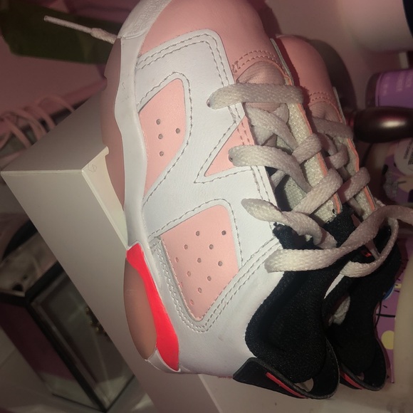 AIR JORDAN RETRO 6 LOW BASKETBALL SHOES - Picture 7 of 7